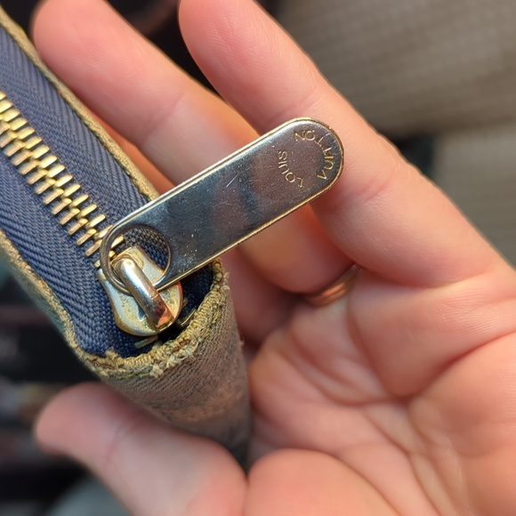 ✨ Louis Vuitton Monogram Denim Zippy - Picture 9 of 16